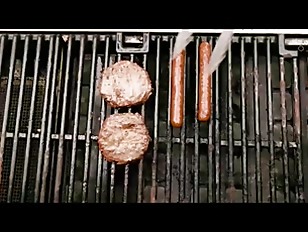 she knows how to make a ‘sausage’9jGBptf